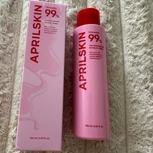 APRILSKIN 99% TXA Niacinamide Milky Toner (150 ml)
